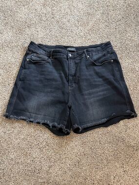 Judy Blue Washed Black Frayed Hem Jean Shorts